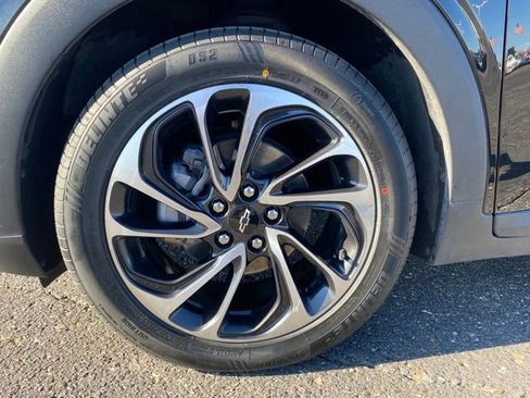 Certified 2023 Chevrolet Bolt EUV Premier w/ Sun & Sound Package image 24