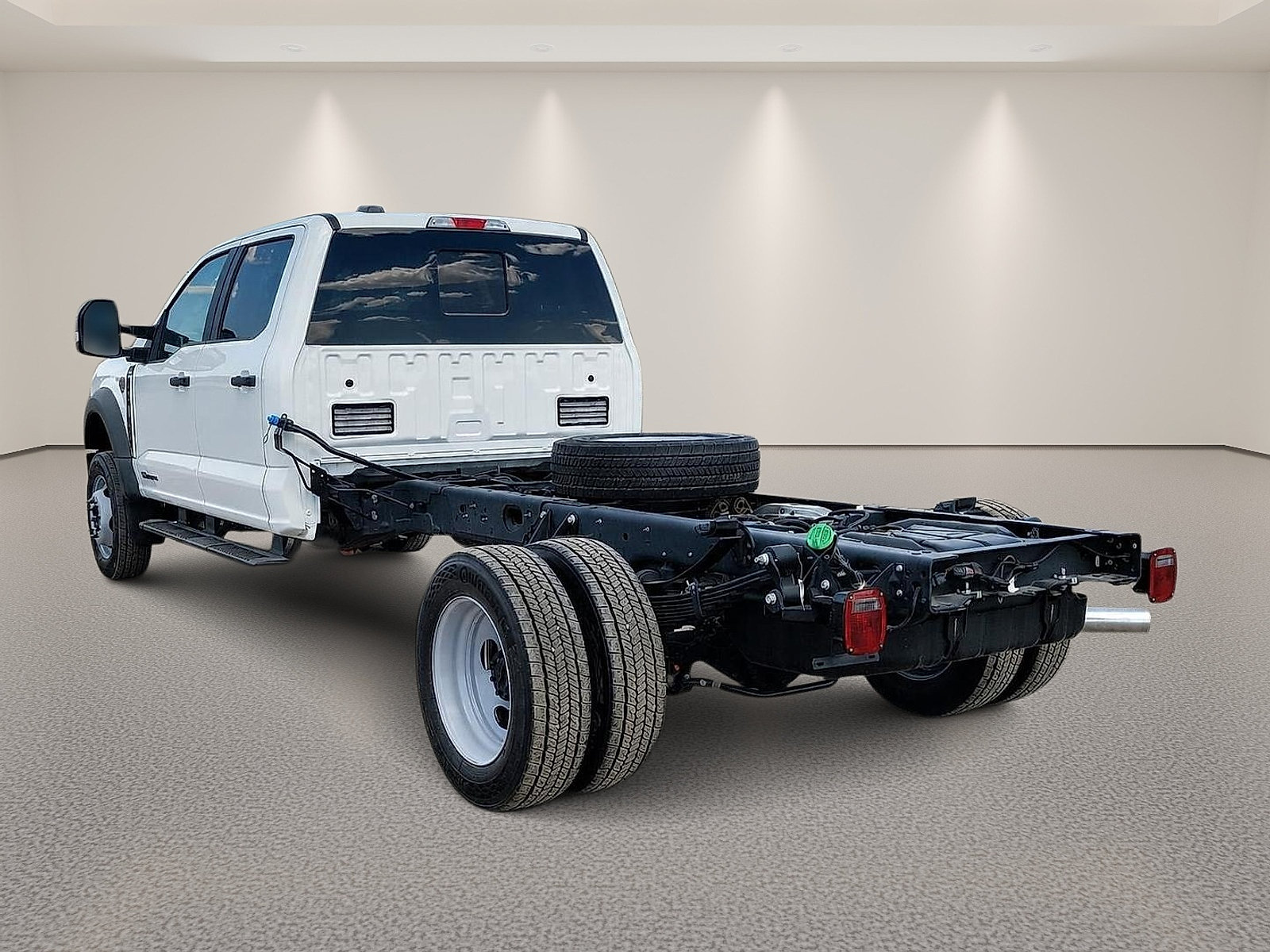 New 2026 Ford F550 4x4 Crew Cab Super Duty image 3