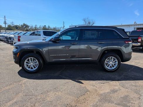 New 2026 Jeep Grand Cherokee Laredo image 7