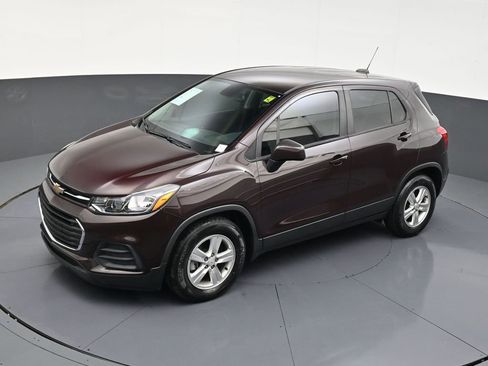 Used 2021 Chevrolet Trax LS image 12