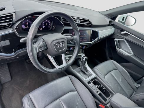 Used 2021 Audi Q3 2.0T Premium w/ Convenience Package AWD/4WD image 7