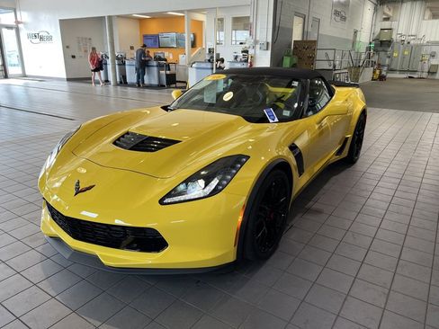 Used 2016 Chevrolet Corvette Z06 w/ 3LZ Preferred Equipment Group image 4