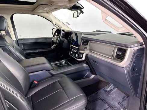 Used 2023 Ford Expedition XLT RWD image 30