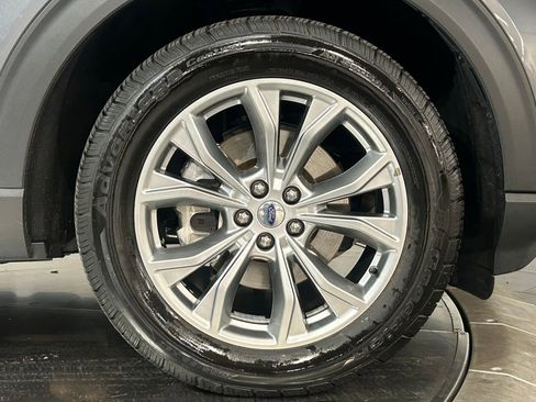 Used 2022 Ford Explorer XLT w/ Equipment Group 202A AWD/4WD image 25