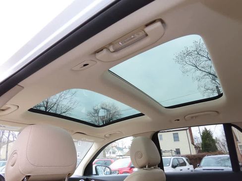 Used 2021 Mercedes-Benz GLC 300 4MATIC image 15