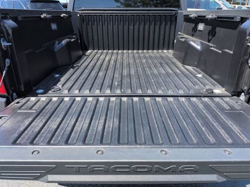 Used 2025 Toyota Tacoma TRD Off-Road AWD/4WD image 23