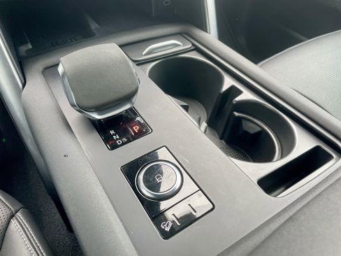 Certified 2024 Land Rover Discovery Dynamic SE image 20