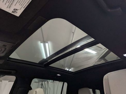 Used 2022 Cadillac Escalade ESV Sport RWD image 15