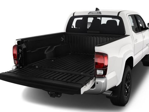 Used 2021 Toyota Tacoma SR5 AWD/4WD image 7
