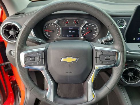 Used 2025 Chevrolet Blazer LT FWD image 21