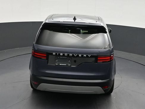 Used 2024 Land Rover Discovery S AWD/4WD image 17