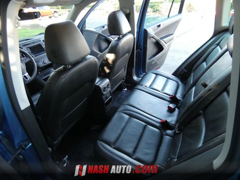 Used 2017 Volkswagen Tiguan SEL FWD image 24