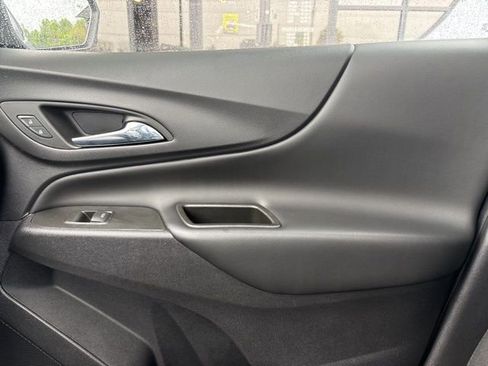 Used 2022 Chevrolet Equinox LT FWD image 10