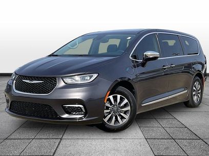 Used 2023 Chrysler Pacifica Limited