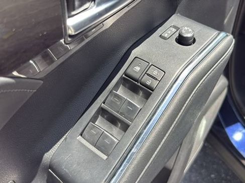 Used 2023 Toyota Highlander Platinum FWD image 18