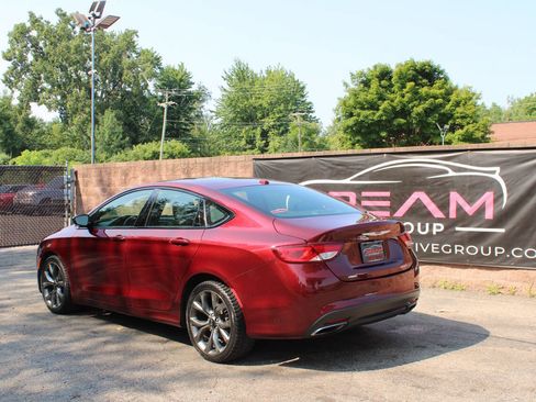 Used 2015 Chrysler 200 S w/ Comfort Group image 3