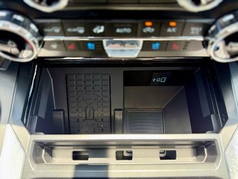 New 2025 Ford F250 Lariat w/ Lariat Ultimate Package image 24