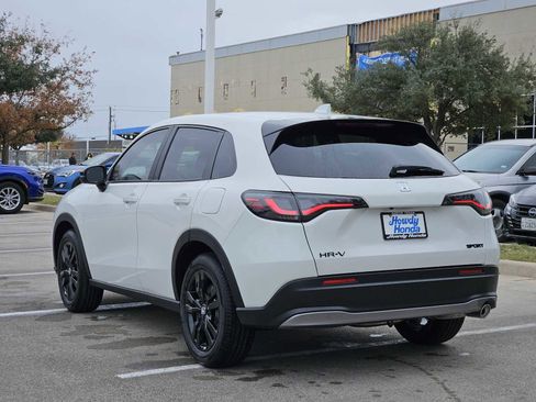 New 2026 Honda HR-V Sport image 4