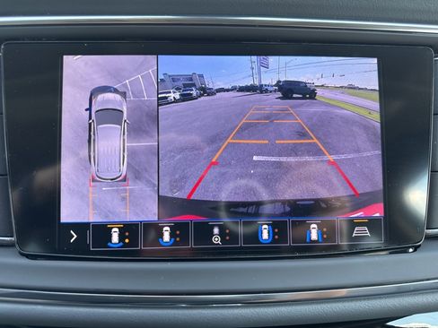 Used 2021 Buick Enclave Essence image 39