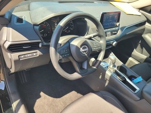 Certified 2025 Nissan Altima 2.5 S FWD image 12