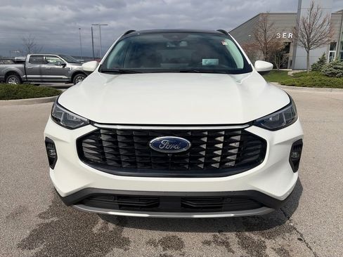 Used 2024 Ford Escape Platinum w/ Premium Technology Package image 2