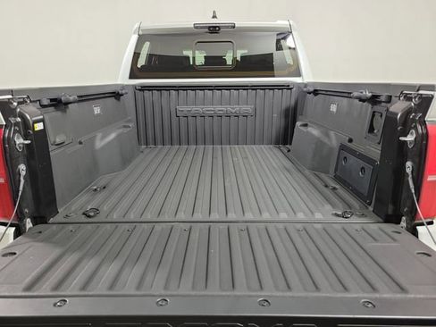 Used 2024 Toyota Tacoma Limited AWD/4WD image 11