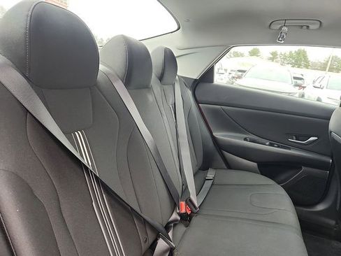 Certified 2021 Hyundai Elantra SEL w/ Convenience Package image 28