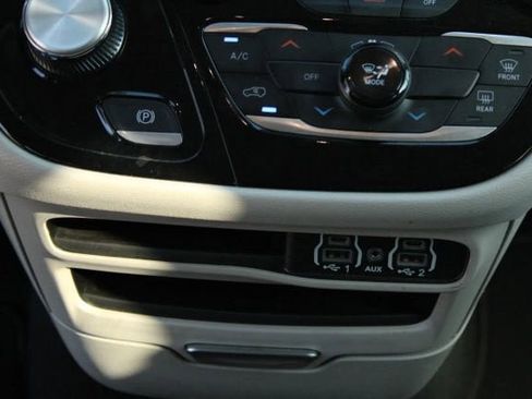 Used 2024 Chrysler Voyager LX FWD image 28