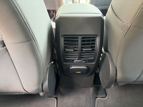 Used 2016 Ford Escape SE w/ Equipment Group 201A AWD/4WD image 12
