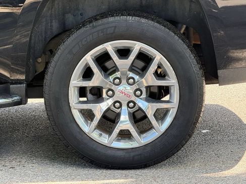 Used 2019 GMC Yukon SLE w/ SLE Value Package AWD/4WD image 13
