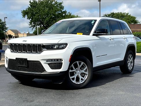 Used 2023 Jeep Grand Cherokee Limited AWD/4WD image 2