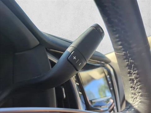 Used 2020 Cadillac Escalade ESV Premium Luxury AWD/4WD image 17