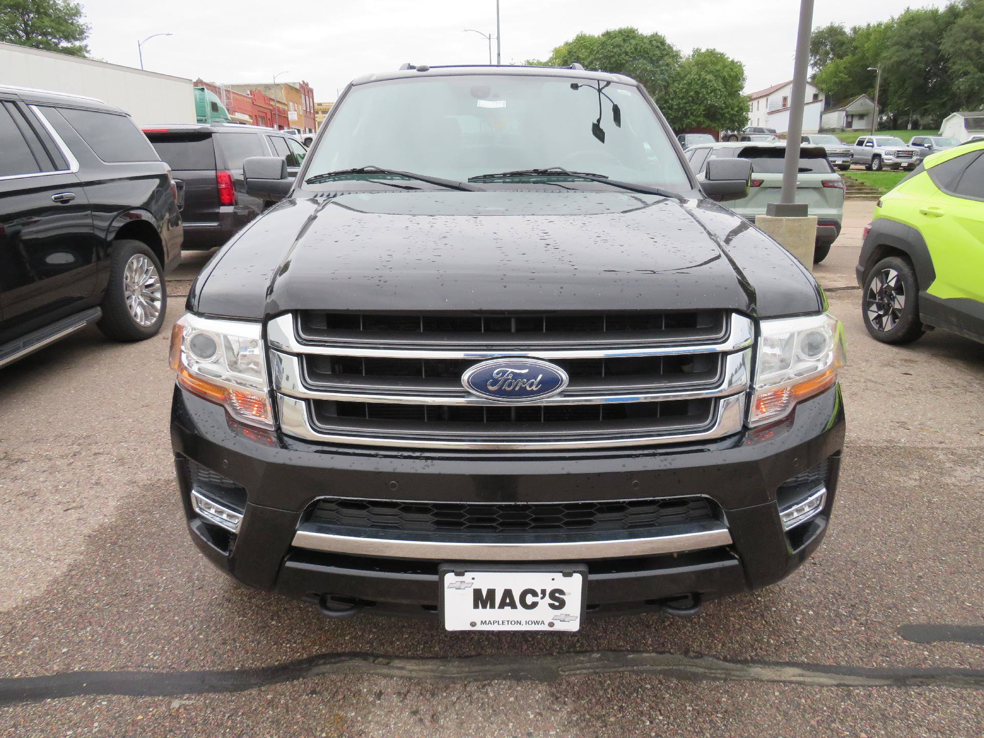 Used 2017 Ford Expedition EL Limited w/ Equipment Group 301A AWD/4WD image 16