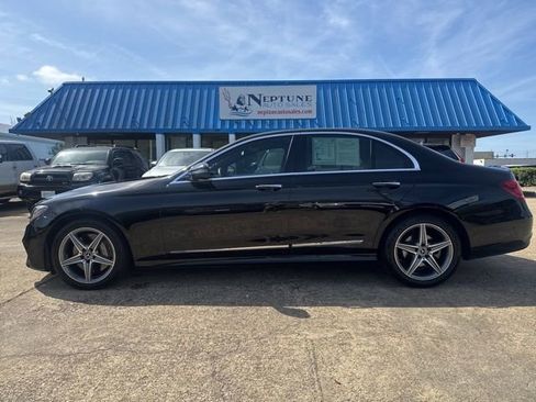 Used 2017 Mercedes-Benz E 300 4MATIC image 8