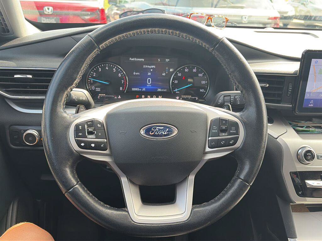 Used 2021 Ford Explorer XLT w/ Equipment Group 202A AWD/4WD image 19