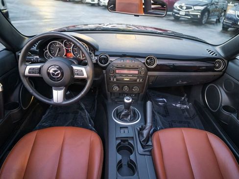 Used 2008 MAZDA MX-5 Miata Grand Touring w/ Premium Pkg image 19