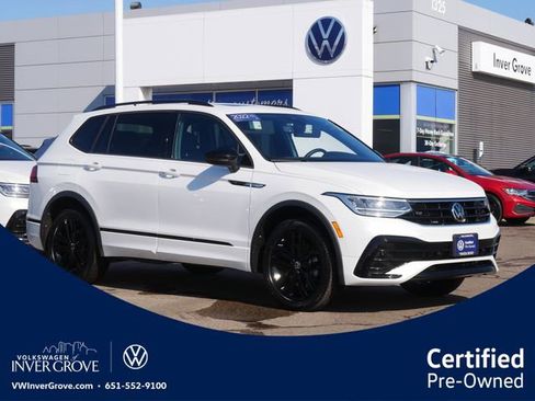 Certified 2022 Volkswagen Tiguan SE R-Line image 1