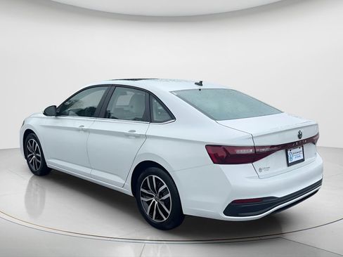 New 2026 Volkswagen Jetta SE image 4