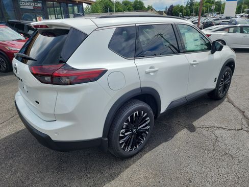 New 2026 Nissan Rogue Dark Armor AWD/4WD image 8