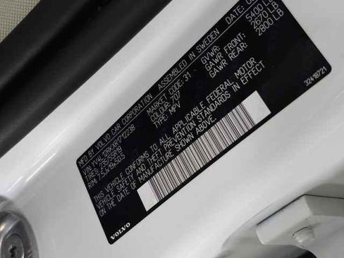 Used 2024 Volvo XC60 B5 Core w/ Protection Package Premier image 34