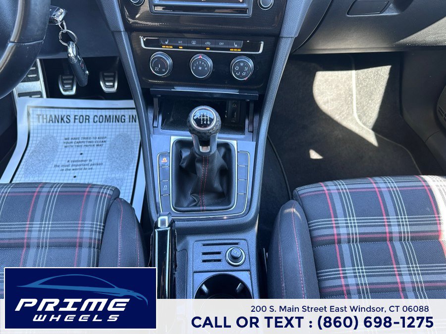 Used 2017 Volkswagen GTI SE FWD image 19
