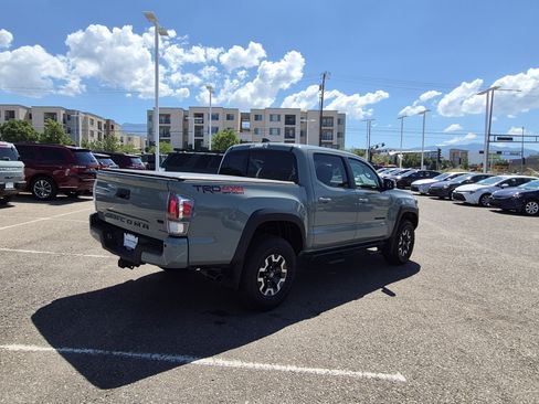 Used 2023 Toyota Tacoma TRD Off-Road w/ Advanced Technology Package AWD/4WD image 5