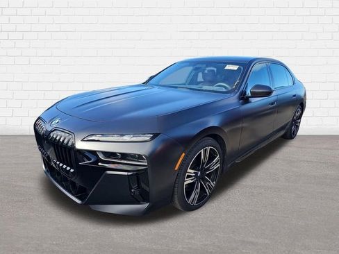 Used 2023 BMW 760i xDrive AWD/4WD image 2