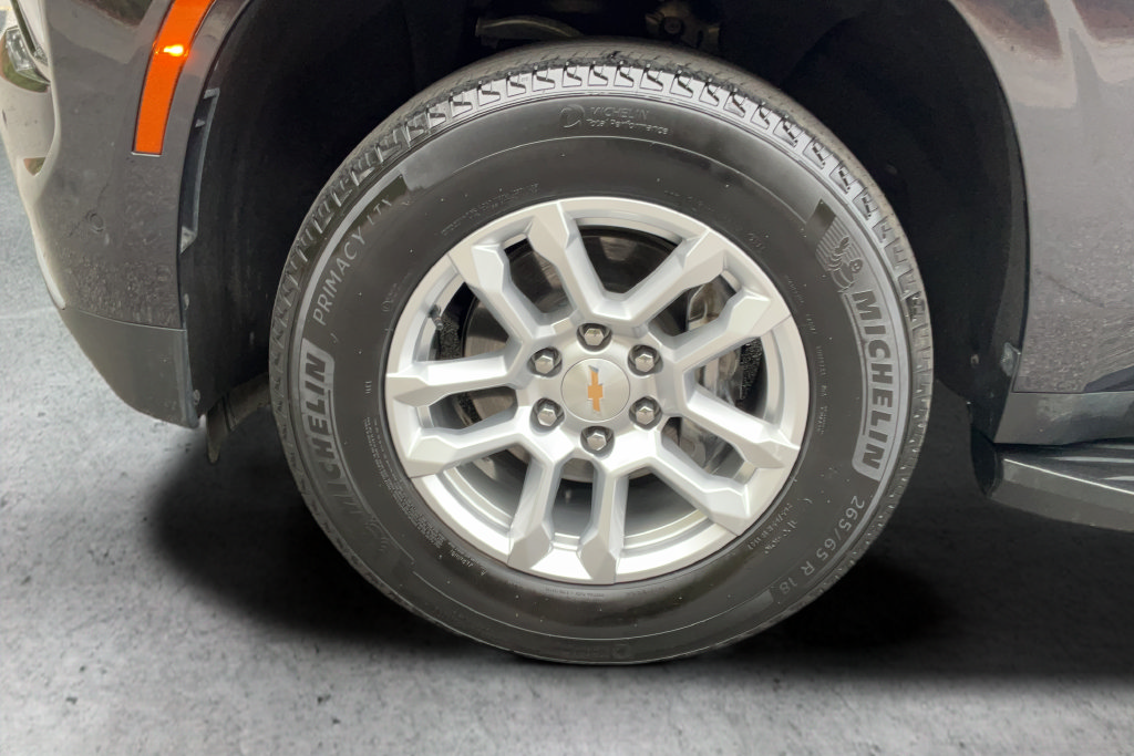 Certified 2025 Chevrolet Suburban LT RWD image 25