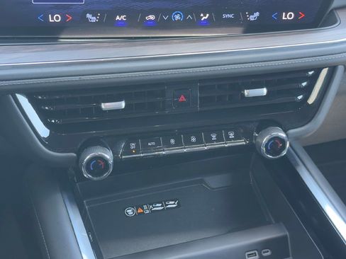 Used 2025 Chevrolet Tahoe LT AWD/4WD image 15