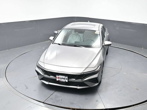 Used 2024 Hyundai Elantra Limited FWD image 45