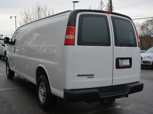 Used 2014 Chevrolet Express 2500 Extended image 5