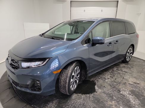 Certified 2025 Honda Odyssey Elite image 3