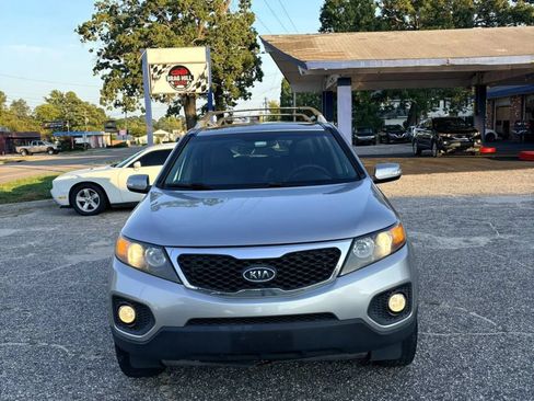 Used 2013 Kia Sorento EX w/ EX V6 Premium Pkg AWD/4WD image 2