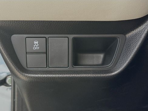 Certified 2025 Honda HR-V LX image 9